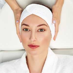 Dermatoestética. Piel y cuero cabelludo. Dermatología y lesiones cutáneas relevantes para el médico estético.